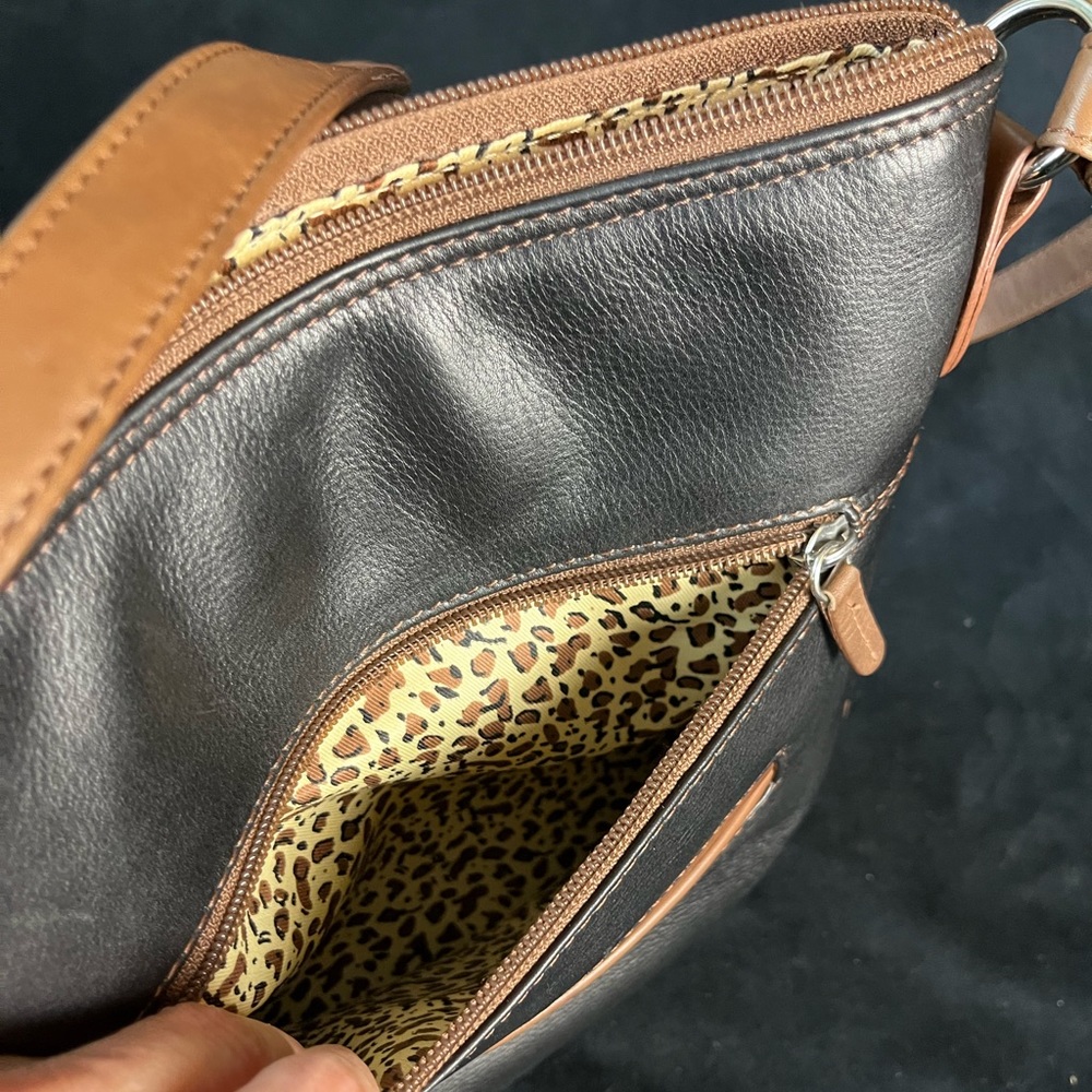 Ili black leather crossbody with brown leather detailing. - Picture 11 of 13